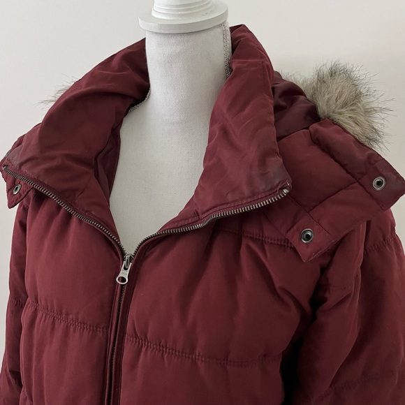 Old Navy Faux Fur Trim Puffer Coat - Picture 5 of 13